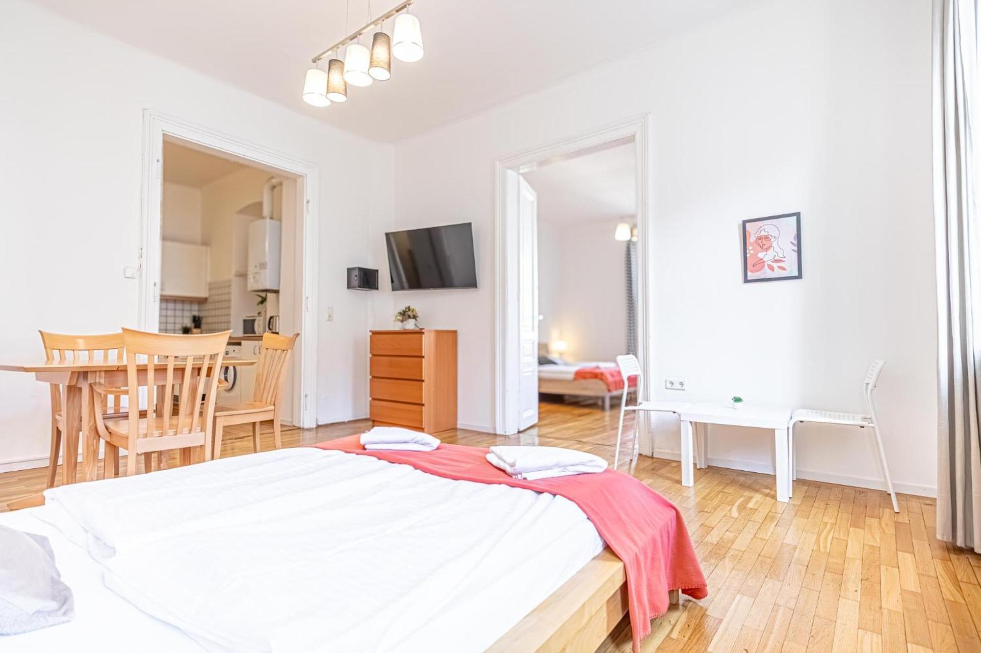 Simple Apartment Near Wiener Stadthalle Exterior foto