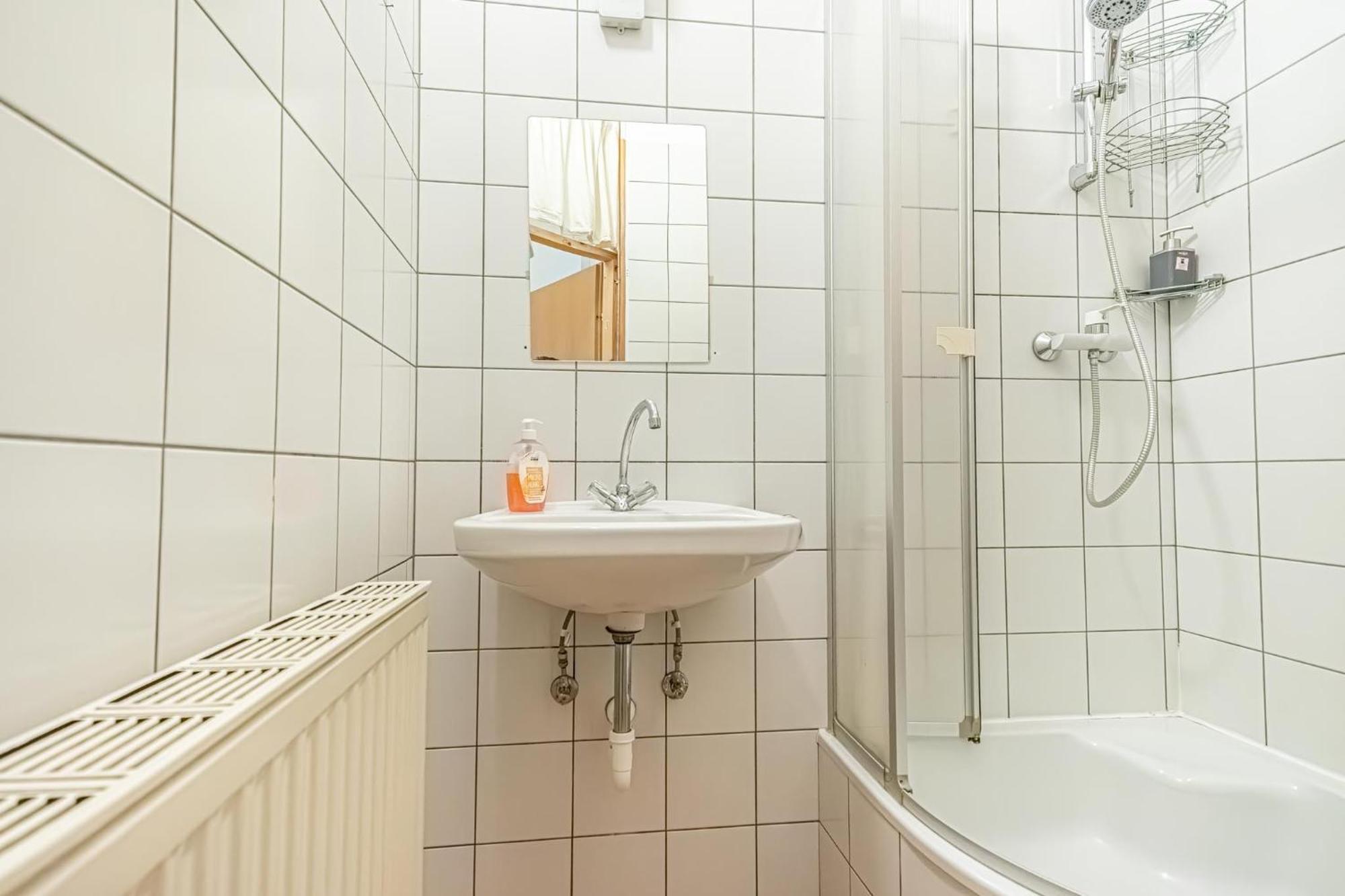 Simple Apartment Near Wiener Stadthalle Exterior foto
